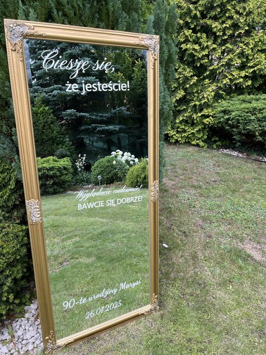 Wynajem wolnostojacego lustra do zdjęć selfie personalizowane napisy