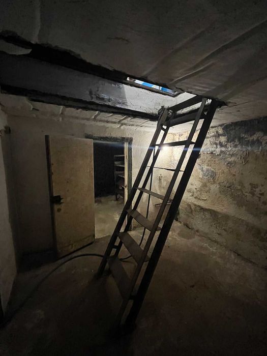 Продам гараж з прибудовою