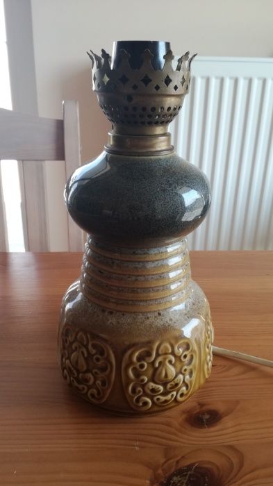 Sprzedam lampkę z lat 80-tych bez klosza