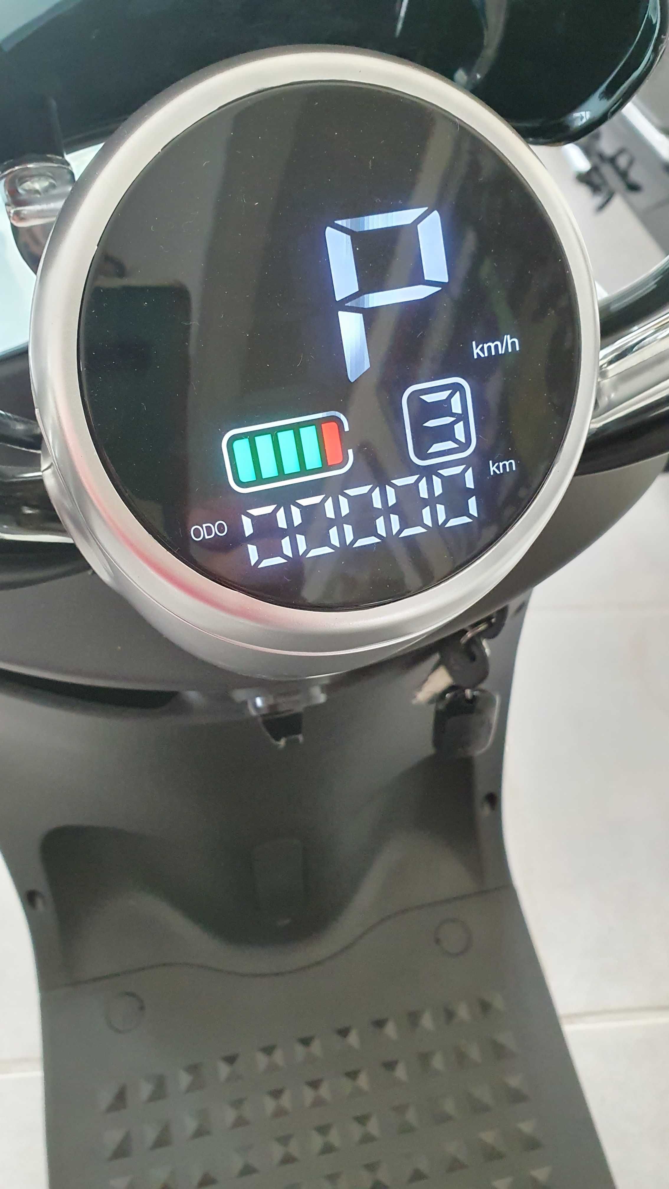 Yadea M6 Scooter Eléctrica 2.100W