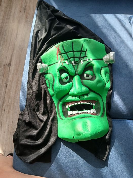 Maska kostiumowa na całą głowę .Frankenstein.