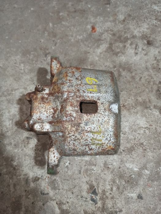 Суппорт на Лансер 9 передний левый под ремонт