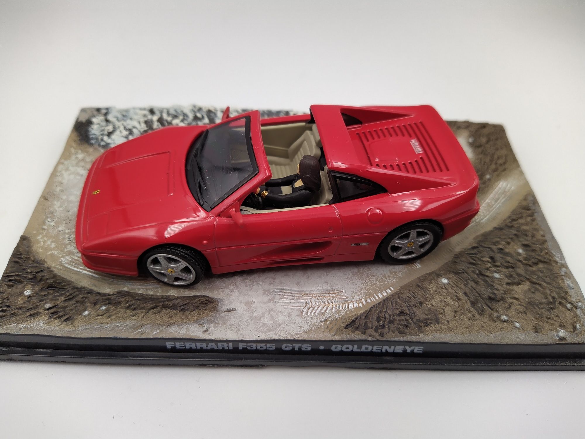 Ferrari F355 GTS Goldeneye James Bond Eaglemoss 1:43