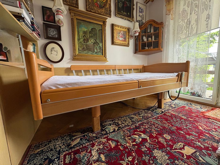 Łóżko rehabilitacyjne drewniane