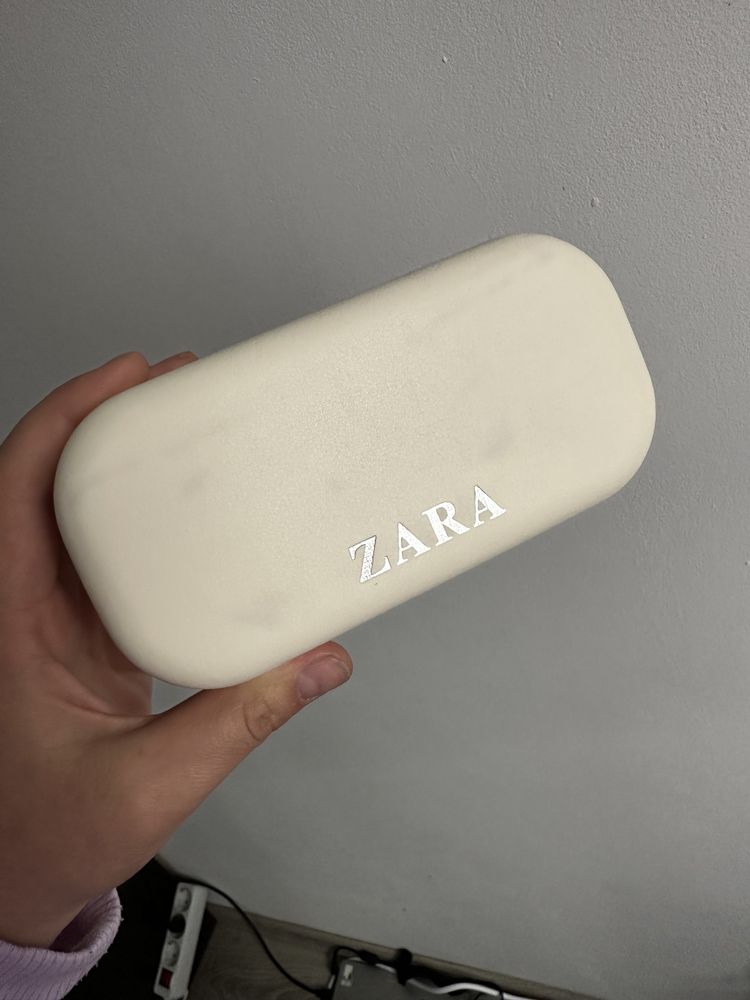 markowe etui na okulary ZARA