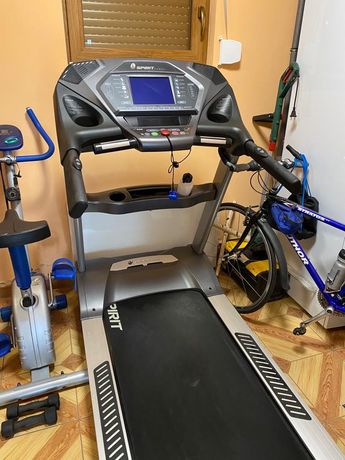 Bieżnia elektryczna Spirit fitness XT685