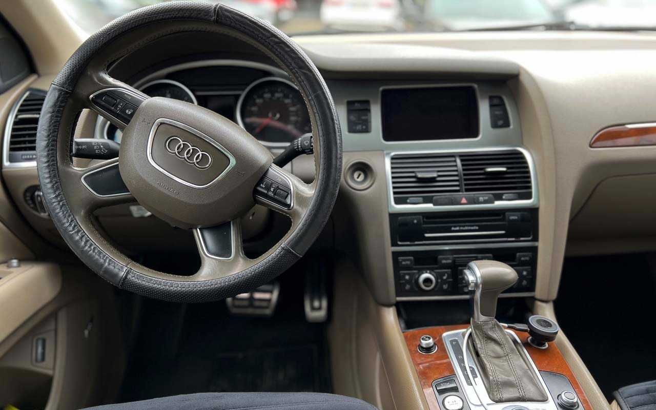 Audi Q7 2013 року