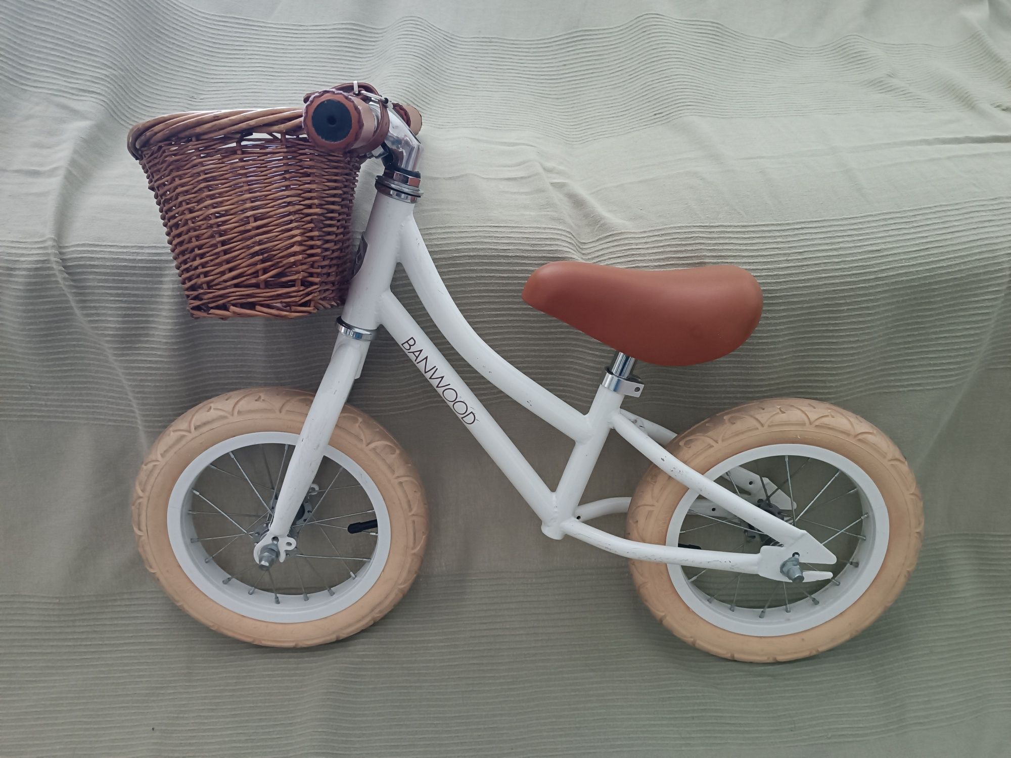 Banwood - Bicicleta de Equilíbrio First Go