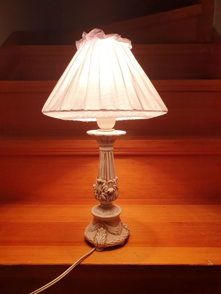 Lampa stołowa porcelanowa albo ceramiczna ecru