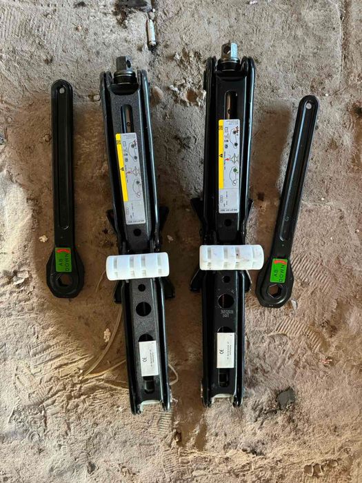 Домкрат Оригінал Audi Q8 E-tron Буксировочний Крюк Компресор Ауді Ку8