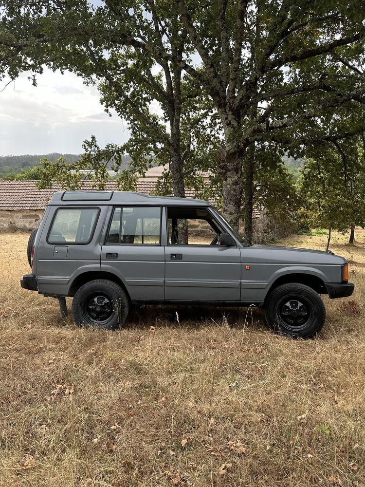 Land Rover Discovery – Entra na lama com classe e sai com histórias”