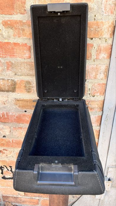 Підлокітник заднього дивану Skoda superb VW passat b5