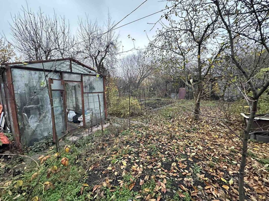 Продається будинок, складається з двох кімнат і кухні.