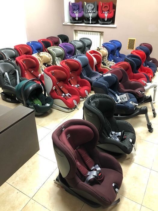Автокрісла Шоурум Cybex Britax Romer Maxi Cosi Recaro автокрісло
