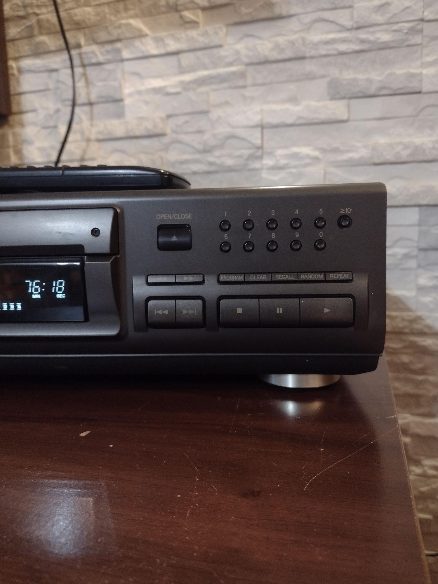 Odtwarzacz CD Technics SL-PS670D z pilotem