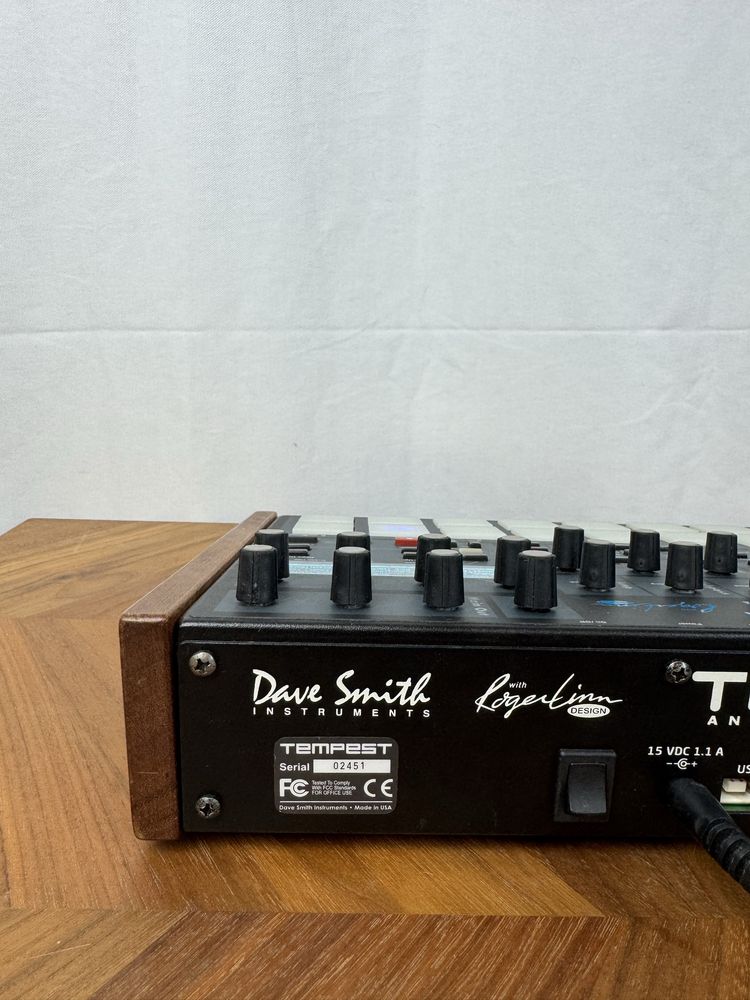 Dave Smith Tempest Analog Drum Machine automat perkusyjny
