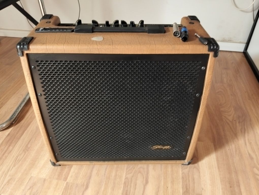 Vendo amplificador de guitarra elétrica por 60€
