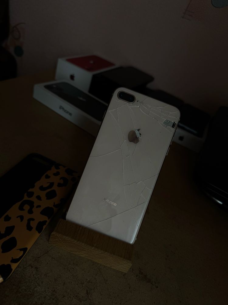 Продам Iphone 8 plus 64 Neverlock