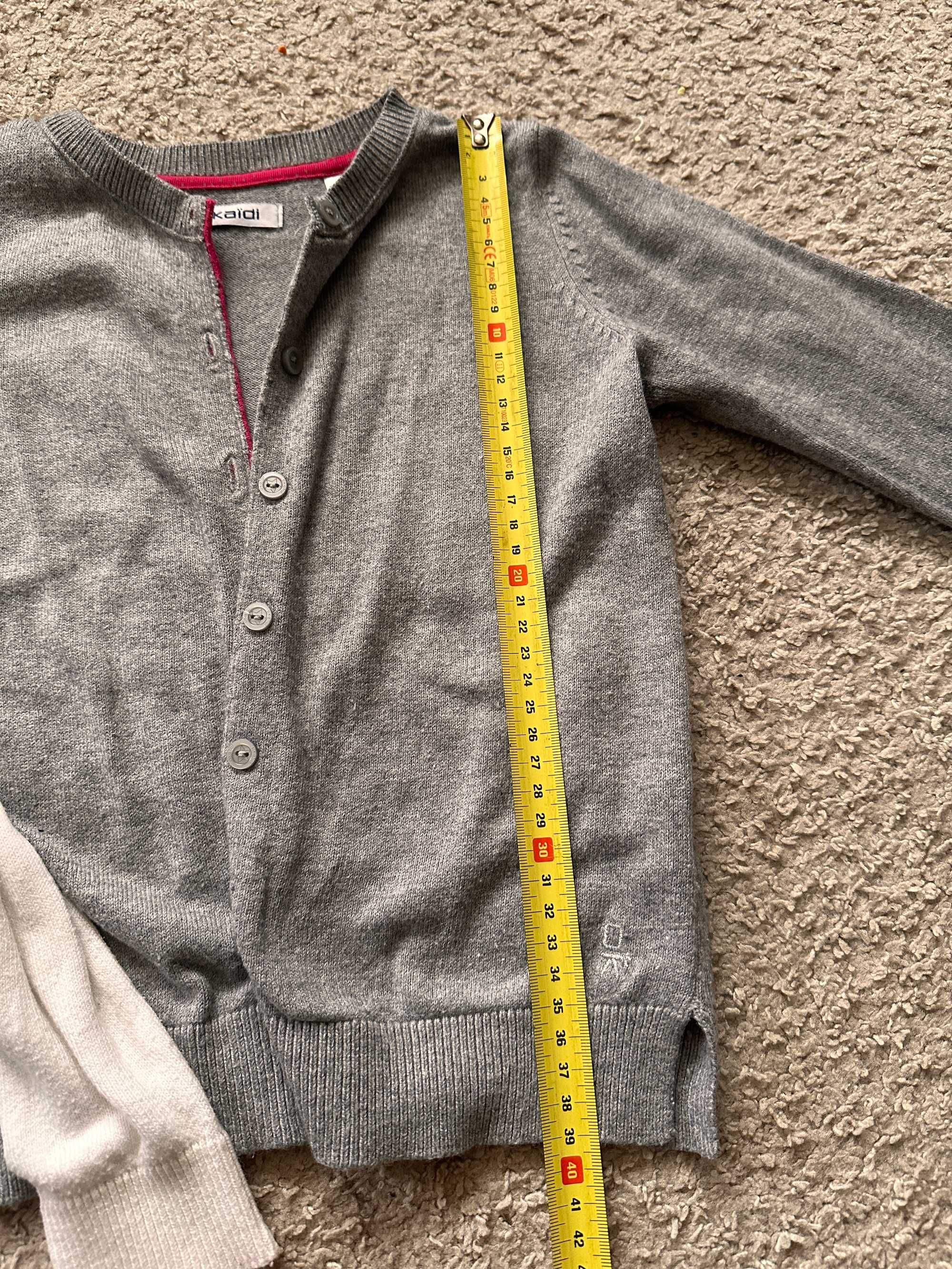 Dwa sweterki Okaidi - biały i szary roz.114 (6 lat)