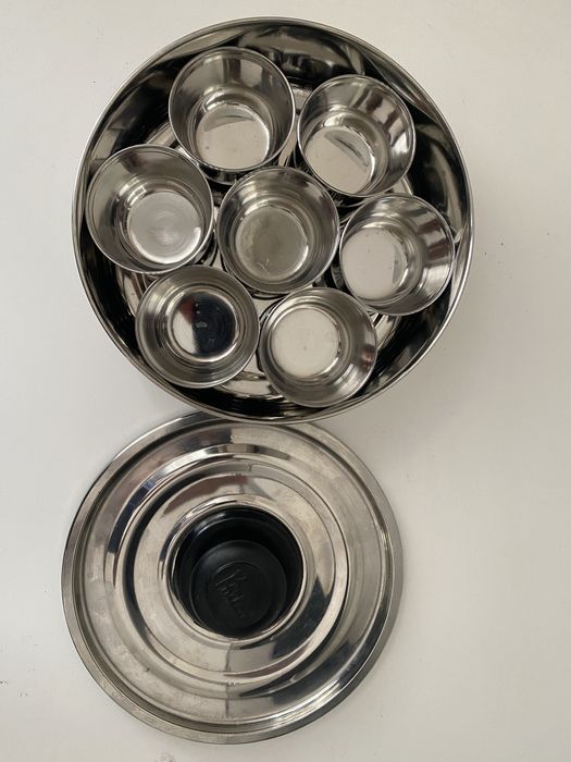 Pojemniki przybornik na przyprawy