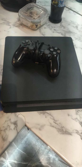Konsola PS4 gry + pad