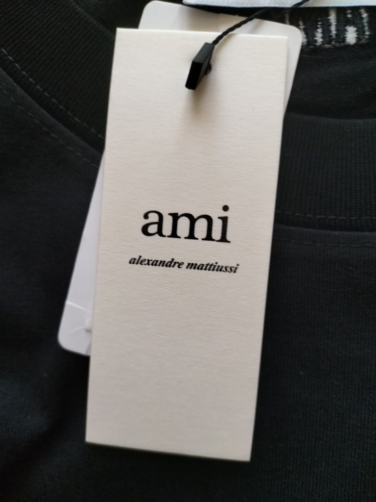 Ami Paris T-shirt Perfeita Para o verão