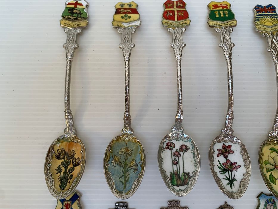 Lindas colheres de coleção ( 14 ) com esmalte , Lembrança , Souvenir