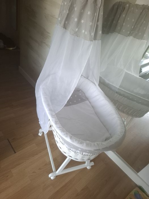 Kołyska na kółkach