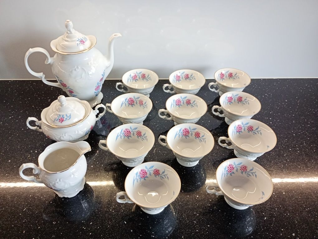 Porcelanowy serwis kawowy Wałbrzych. Lata 80.