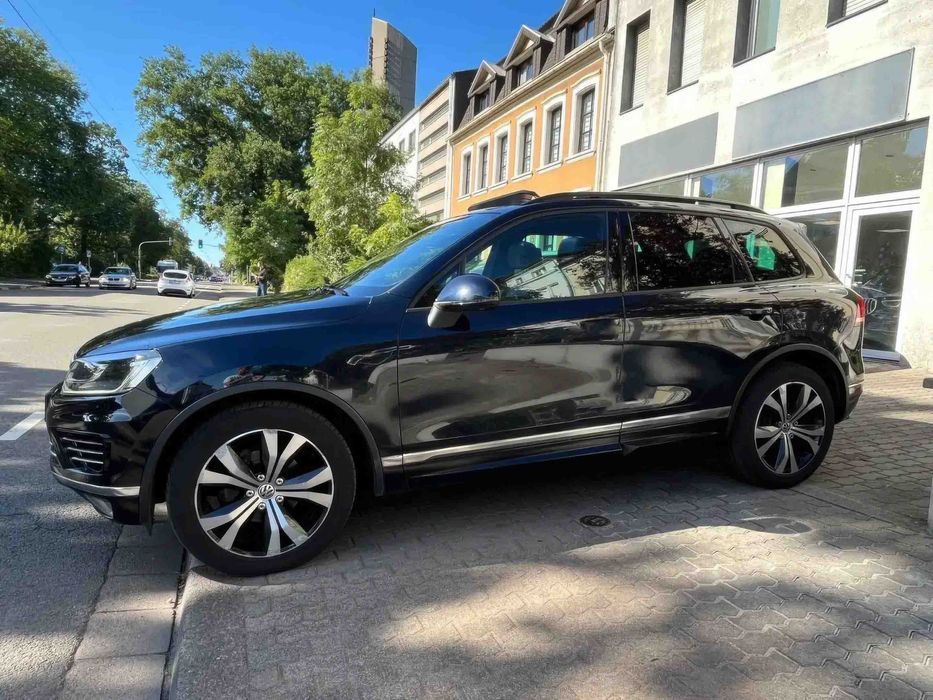 Volkswagen Touareg      2015