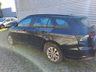 Fiat Tipo SW 1.4 Easy de 2018 viatura já sem algumas peças..