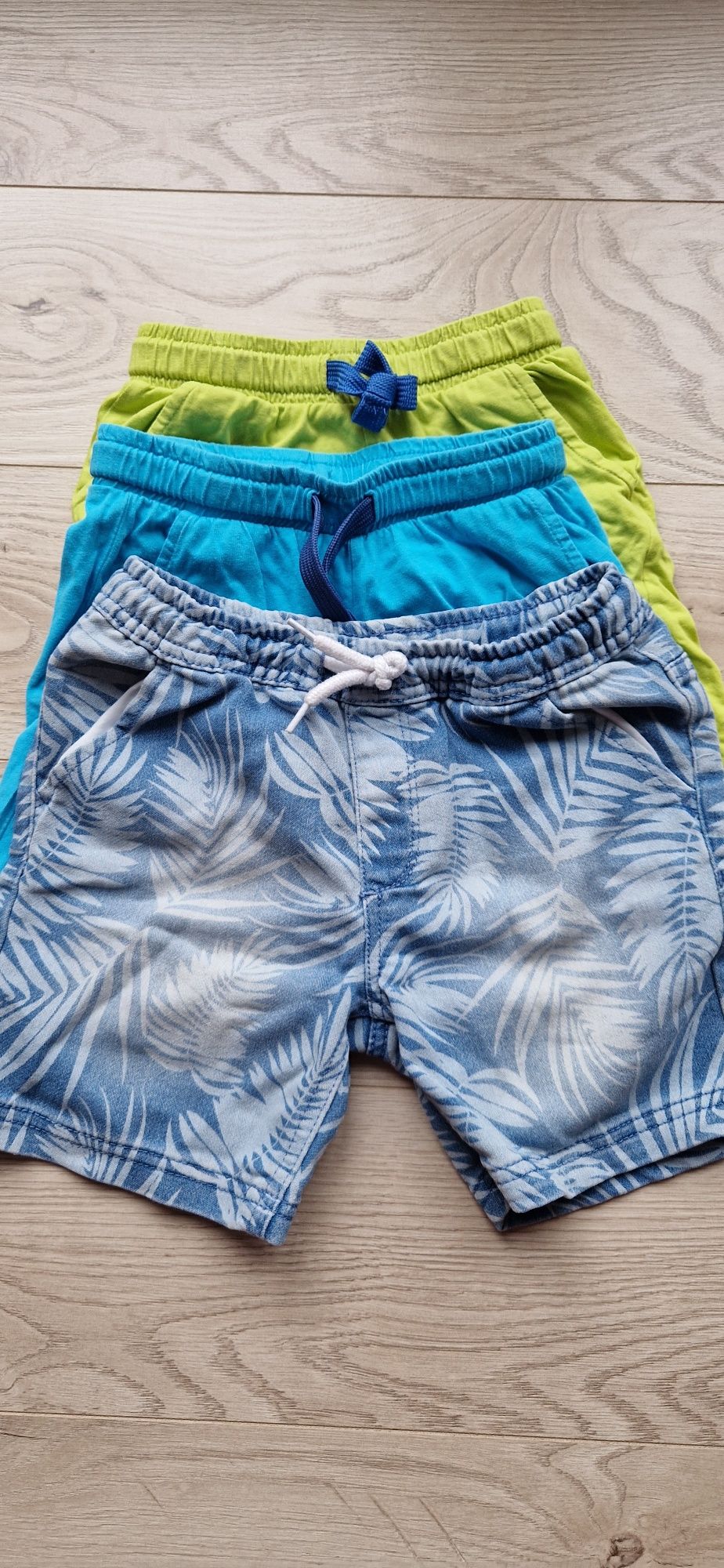 Spodenki 110 krótkie chlopiec smyk