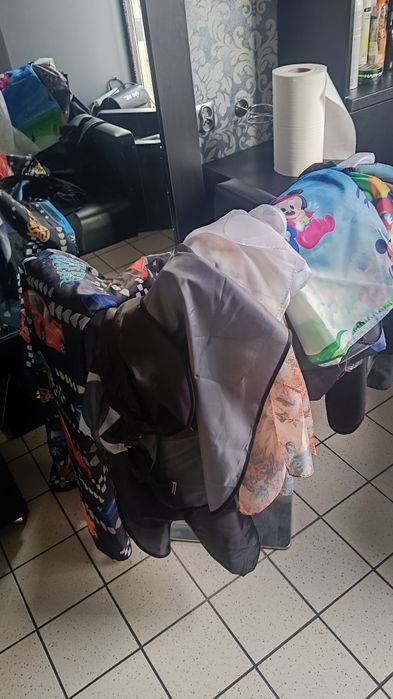 Peleryny fryzjerskie, fartuchy fryzjerskie