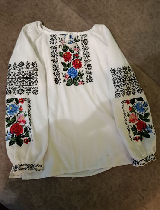 Продається вишиванка