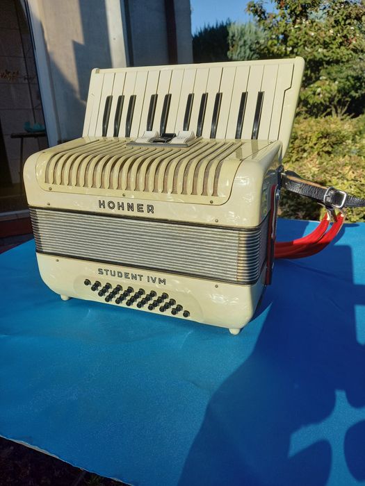 Akordeon Hohner 32b