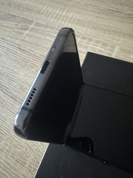 Samsung galaxy Z flip 4 8GB RAM + 128GB ROM