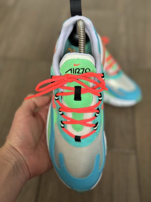 Кроссовки  Nike Air Max 270 React AT6174-300