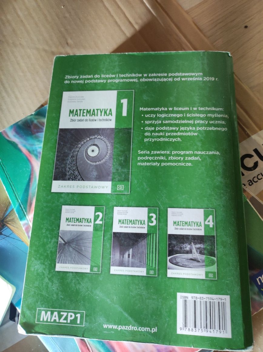 Podręczniki niemiecki matematyka biologia historia
