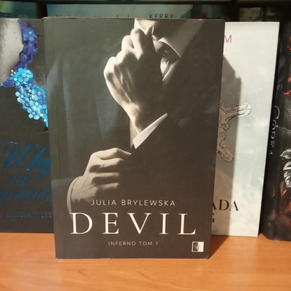 Devil Julia Brylewski romans