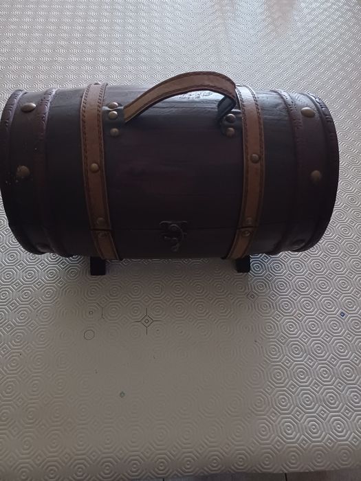 Baú em madeira antigo