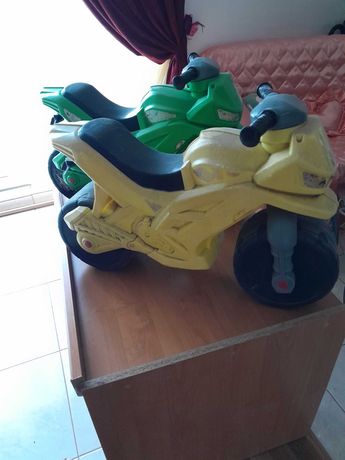 Продам мотоцыкл детский, зеленый и желтый