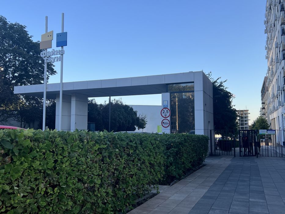 Продаж двокімнатна кв. в ЖК Файна Таун, з кухнею-вітальнею, не кутова