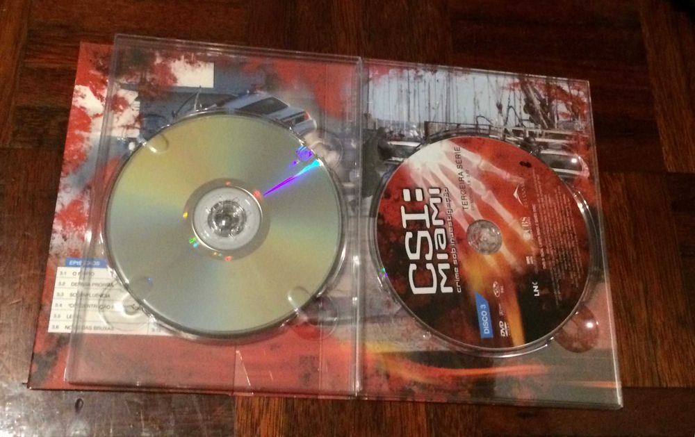 DVD CSI MIAMI. Caixa com 3 DVD