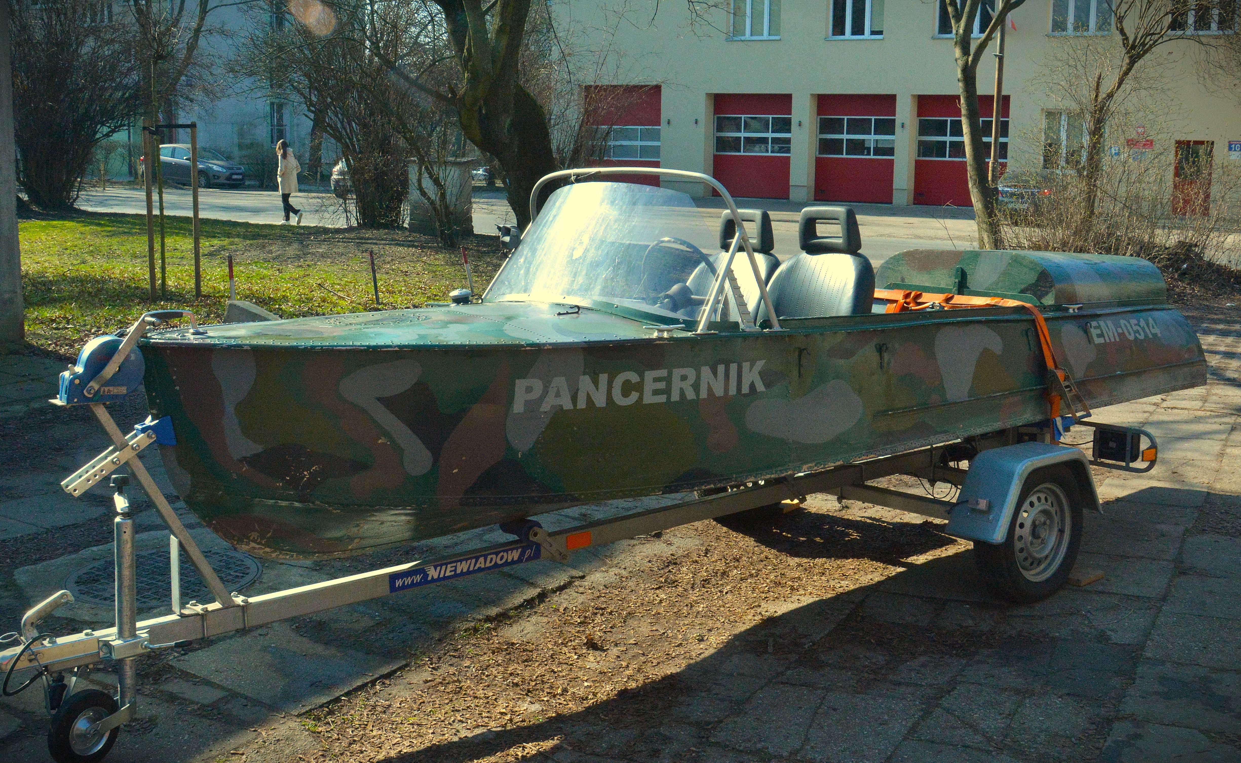 Łódź motorowodna/wodnoodrzutowa typu KAZANKA // UNIKAT