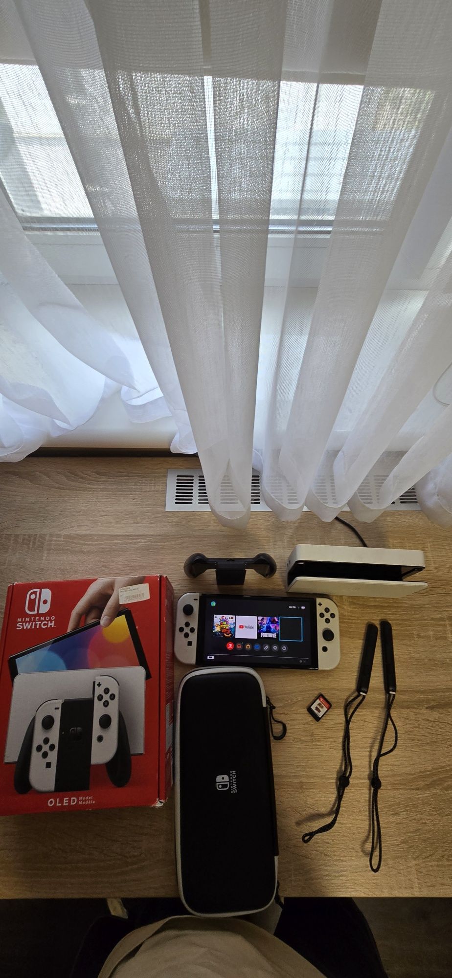 Nintendo Switch OLED полный комплект + сумка + игра