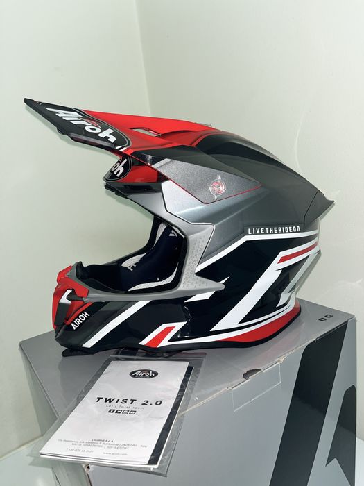 Capacete AIROH Twist 2.0 (M)