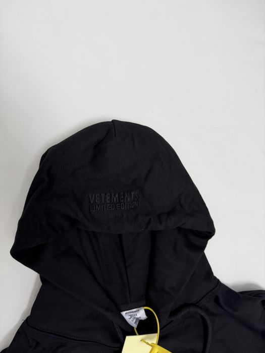 Худи Vetements iconic anarchy hoodie 2025