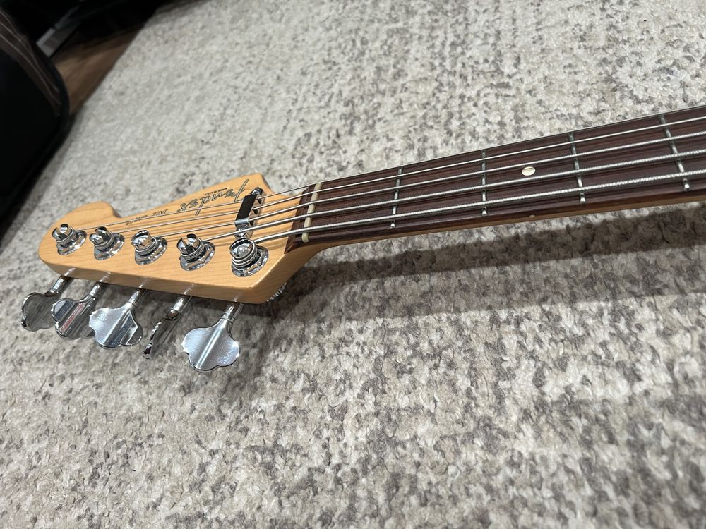 Gitara basowa Fender American Jazz Bass V