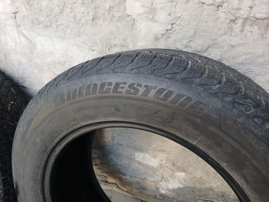 Шини зимові 235/60 R18 4шт.