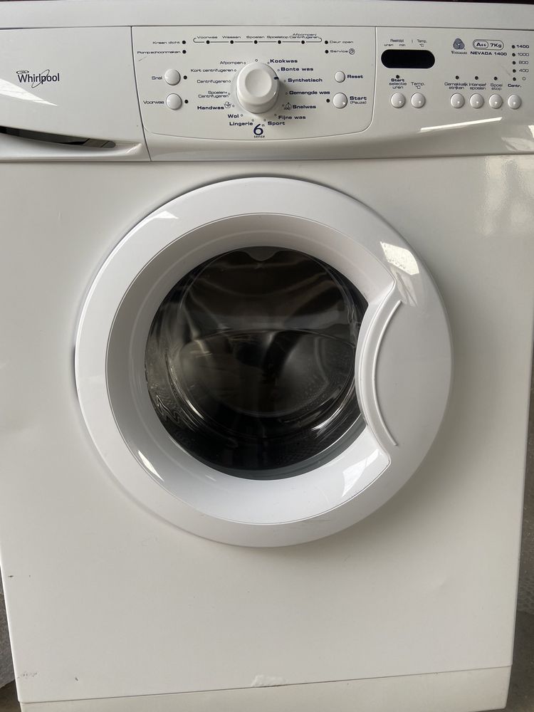 7кг, 1400 об, современная стиральная машинка Whirlpool